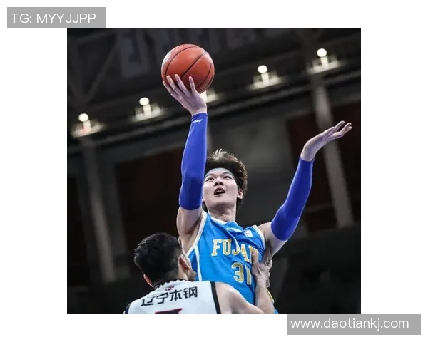 王哲林的篮球之路:从青涩少年到CBA巨星的成长故事 王哲林的篮球之路:从青涩少年到CBA巨星的成长故事